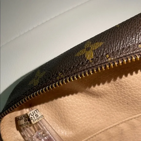 Authentic Louis Vuitton Monogram Compeigne Bag - Picture 9 of 12